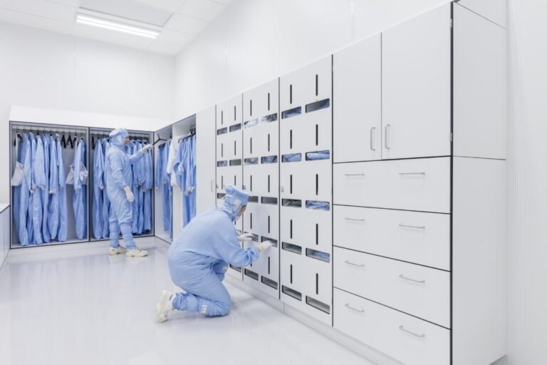 Cleanroom furniture1